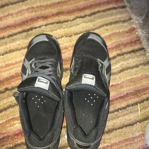 Black Mizuno volleyball shoes